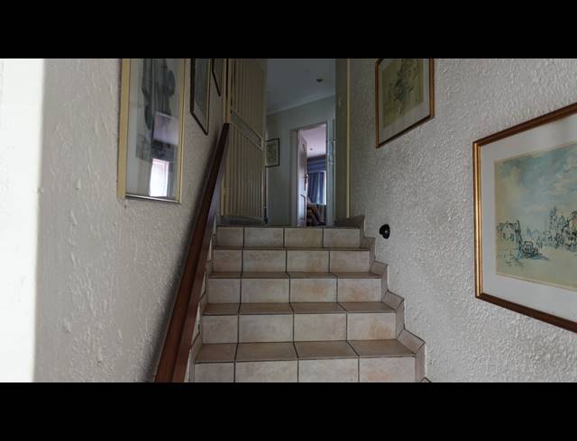 5 BEDROOM FREEHOLD FOR SALE IN SILVER LAKES GOLF ESTATE